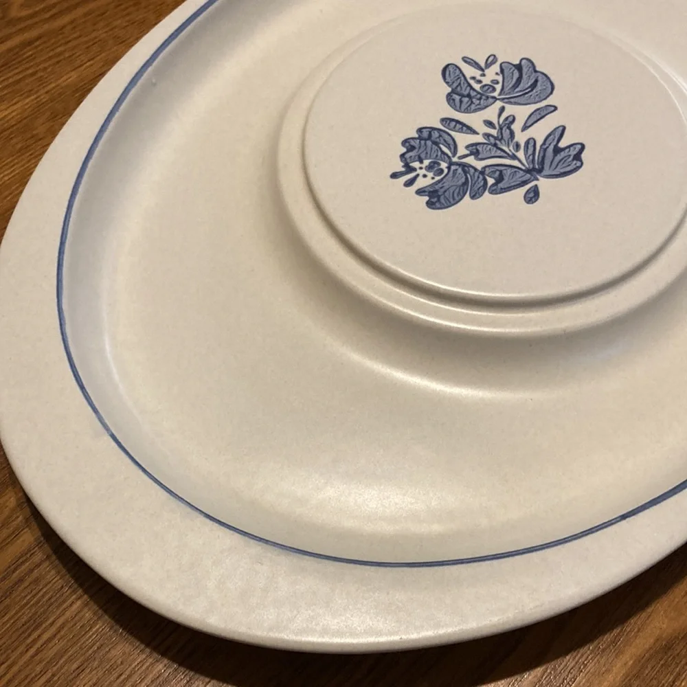 Pfaltzgraff Yorktowne Cheese and Cracker Set, No Dome Lid